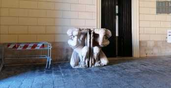 Bari la storia dei telamoni del Palazzo della Gazzetta: in attesa ancora di una loro casa